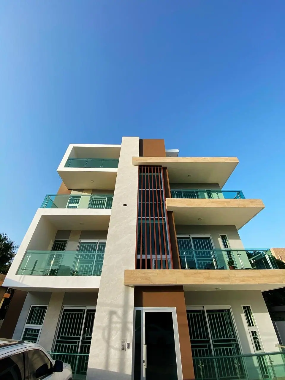 Edificio de apartamentos construido por CCAJ Construcciones